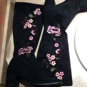 Suede floral boots with heel size 10
